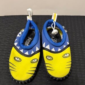 Yellow & Blue Shark-Print Kids Water Shoes